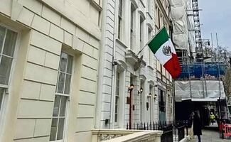 Investigan a Ebrard por hospedaje de su hijo en embajada