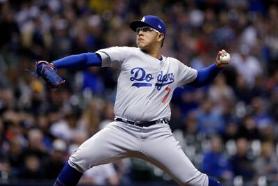 Mexicano Julio Urías se luce en su primera victoria de la temporada