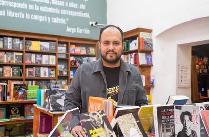 "Nosotros consideramos que el libro es un regalo hacia el lector": Guillermo Quijas, director de Almadía, por los 20 años de la editorial