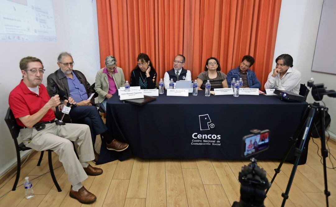 Conferencia de trabajadores del INAH que elaboraron los documentos que reflejan la crisis del Instituto. Foto: Fernanda Rojas | El Universal