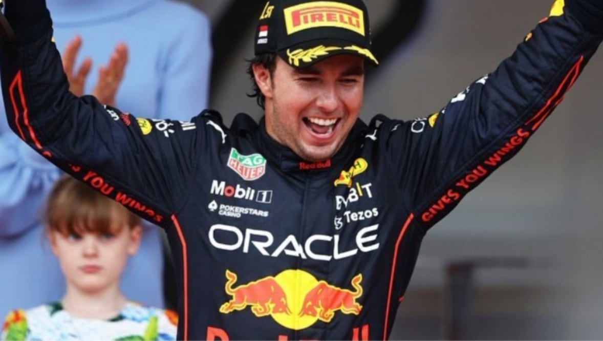 Checo Pérez, aunque es el rey en la pista, apenas está en el top 10 de los pilotos mejor remunerados. Foto: Instagram @schecoperez