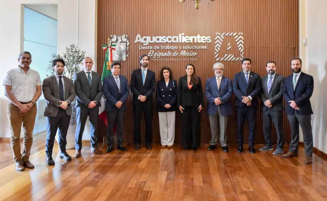 La gobernadora Tere Jiménez Esquivel conoce los planes de inversión de la expansión que hará la empresa Sabropollo en Aguascalientes / Foto: Especial