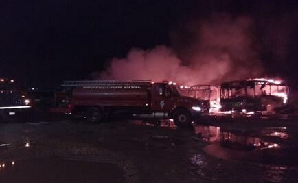 Reportan incendio de 8 unidades del Transbus en Tabasco