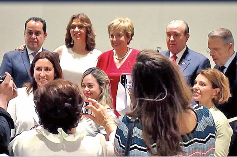 Recorrido de periodistas en la presentación de la Casa de México en España (JERÓNIMO ANDREU. EL UNIVERSAL)