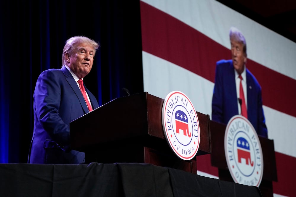 El candidato presidencial republicano, el expresidente Donald Trump, habla en la Cena Lincoln 2023 del Partido Republicano de Iowa en Des Moines, Iowa, el viernes 28 de julio de 2023. Foto: AP