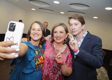 La "selfie" de Xóchitl Gálvez junto a sus hijos: "son el motor que me hace seguir"