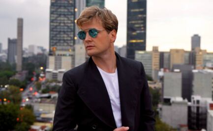 A Alexander Acha le costó trabajo, pero ya le entró a TikTok 