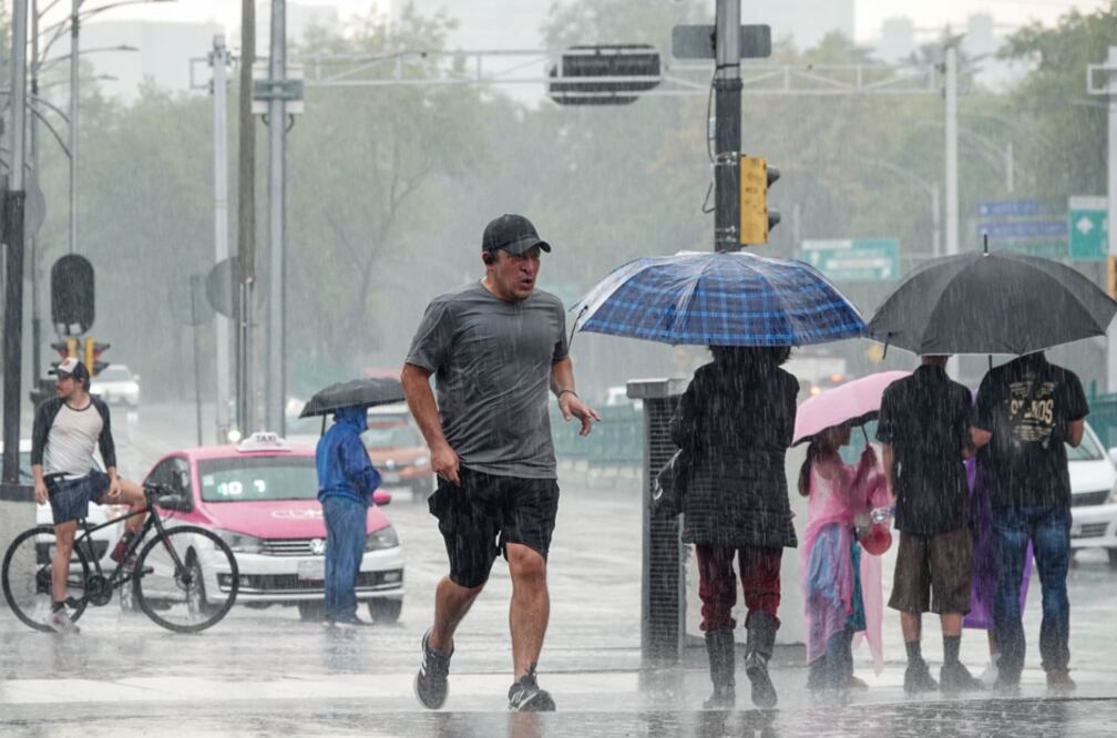 Lluvia y tráfico en CDMX (Foto: Cuartoscuro)