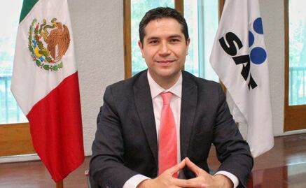 Contadores aplauden ratificación de Antonio Martínez al frente del SAT