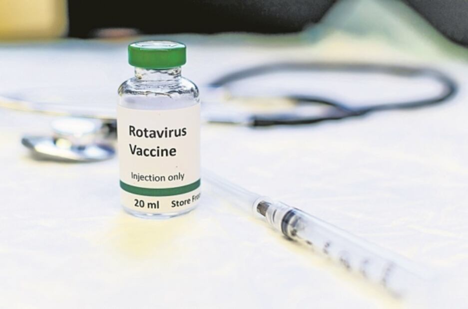 Mala decisión, vacunar en lugares remotos: viróloga