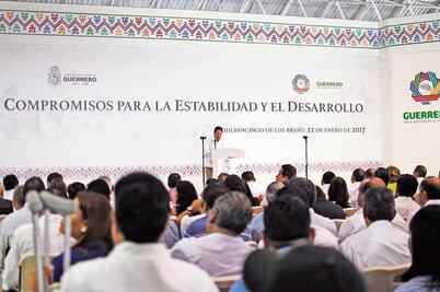 Presenta Astudillo plan de austeridad; baja su sueldo 30%