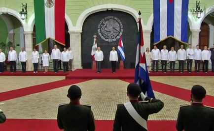 Peña Nieto da bienvenida oficial a Raúl Castro