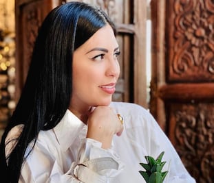 Mamá de Christian Nodal estrena look platinado rockero