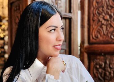 Mamá de Christian Nodal estrena look platinado rockero