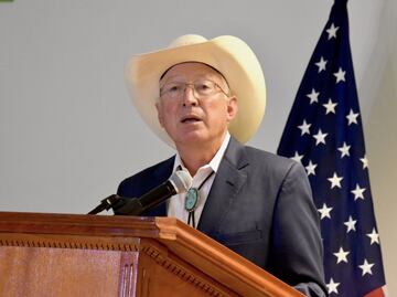 Se respeta posición de AMLO, pero EU busca hacer de Cuba un país democrático: Ken Salazar