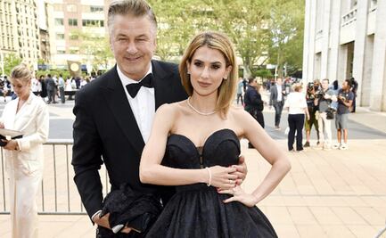 Critican a Alec Baldwin por pedir a sus fanáticos que sigan a su esposa en Instagram 