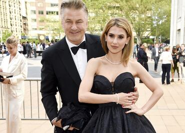 Critican a Alec Baldwin por pedir a sus fanáticos que sigan a su esposa en Instagram