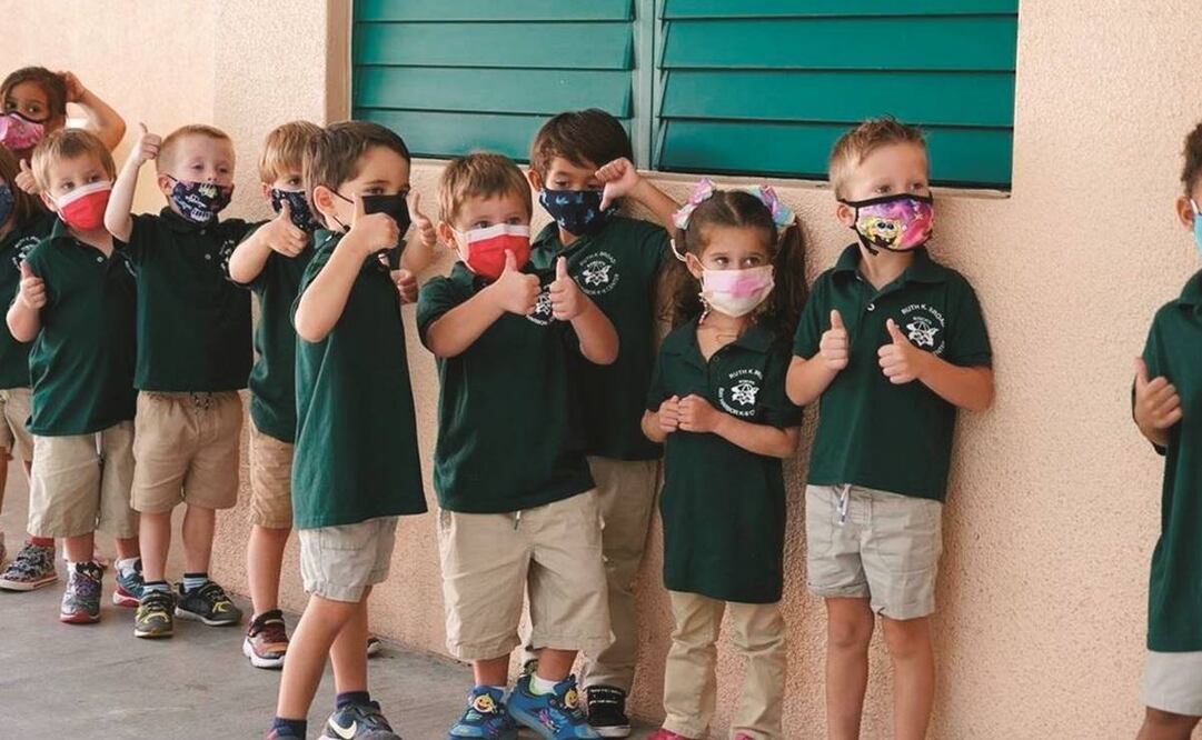 En EU, los padres de familia discuten si los niños deben usar tapabocas o no en las escuelas. Foto: Cortesía de Miami-Dade Schools.