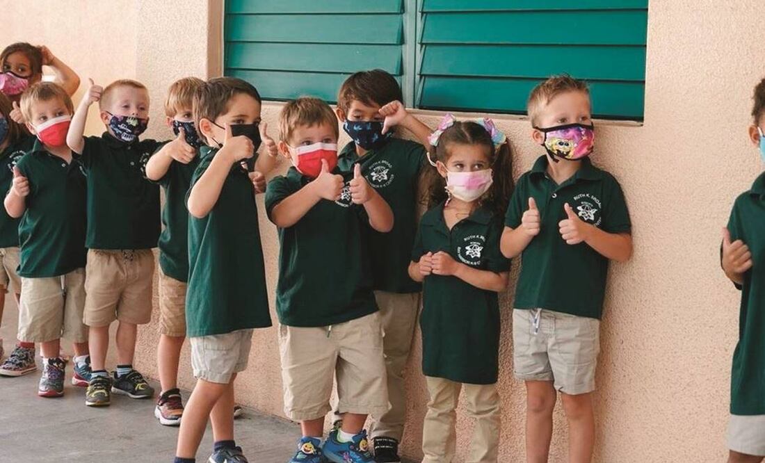 En EU, los padres de familia discuten si los niños deben usar tapabocas o no en las escuelas. Foto: Cortesía de Miami-Dade Schools.