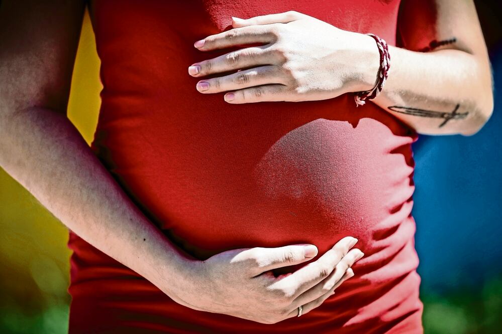 El embarazo adolescente tiene un fuerte impacto en la trayectoria de su vida social, económica y educativa. Foto: Archivo / El Universal