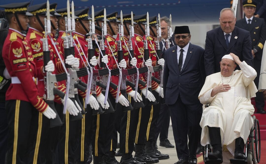 El Papa Francisco realiza una gira por Asia y Oceanía. Es la más larga y lejana de sus 11 años de papado y un desafío físico para su salud. Foto AP