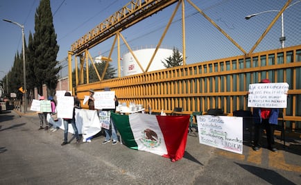 Bloquean centro de distribución de Pemex en Toluca por gasolinazo