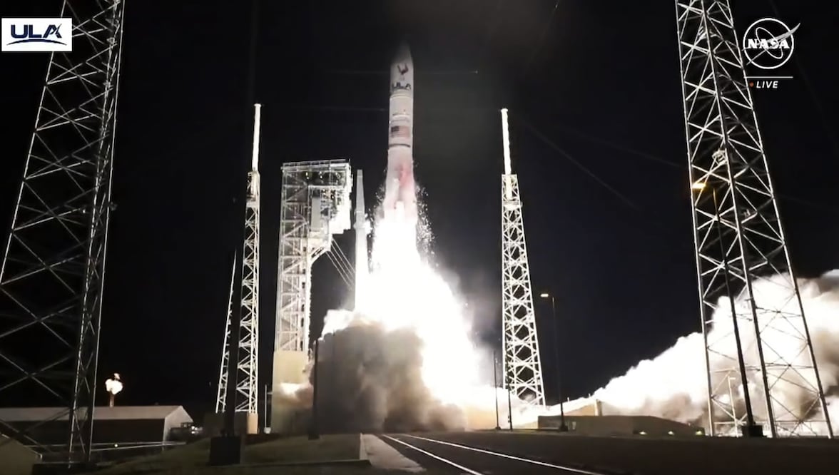 Esta madrugada despegó la misión Colmena con destino a la Luna, un proyecto de la UNAM, la Agencia Espacial Mexicana y la NASA.
Foto: EFE / Cristobal Herrera-Ulashkevich