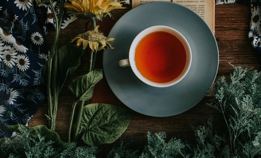 El té de limón con cáscara es una bebida saludable / Foto: Unsplash