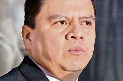 No han leído bien la Constitución, revira Granados