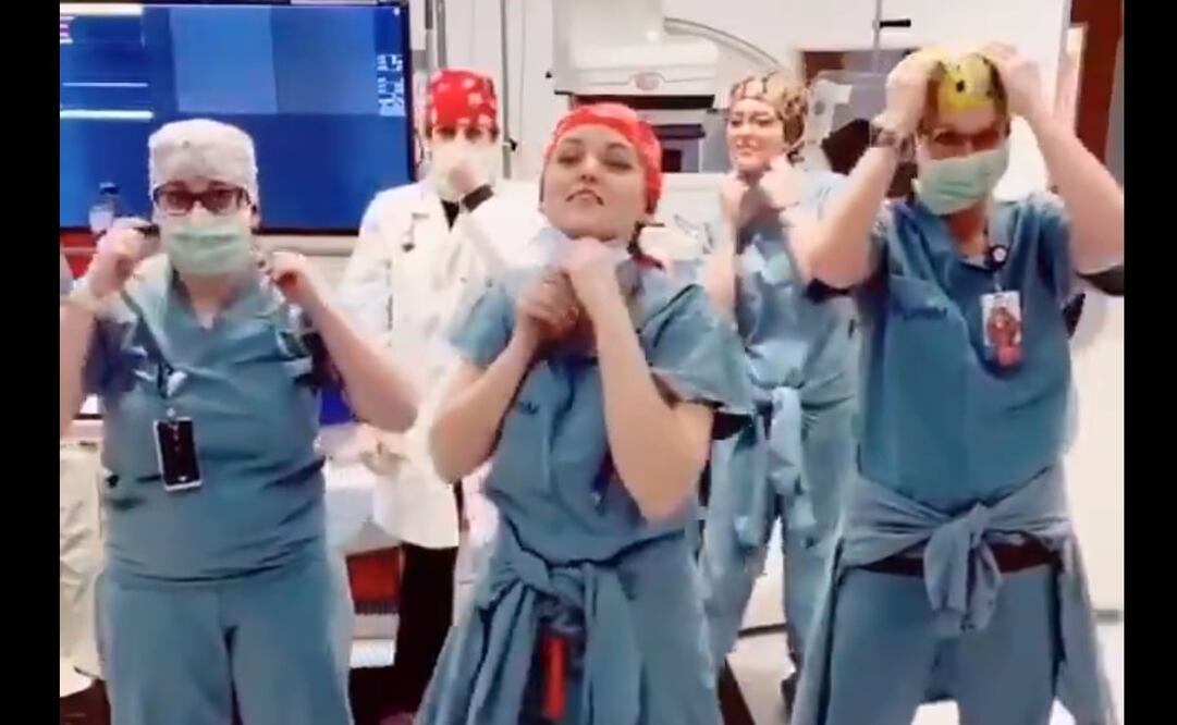 Médicos y enfermeras. Foto: Captura