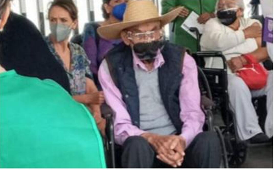 La última fotografía pública de Luis Echeverría