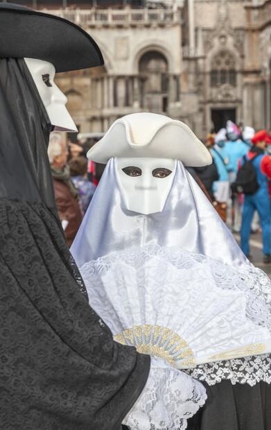 Máscaras, elegancia y destrampe, así es el Carnaval de Venecia