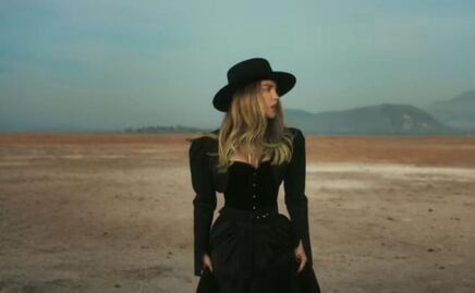 Belinda enamora con melena verde y estilo vaquero en "Cactus"