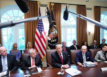 ¿Qué es la "emergencia nacional" que prevé declarar Trump por muro fronterizo?