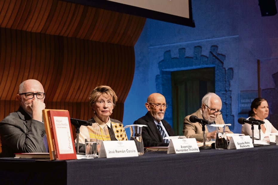 Soy mi memoria fue presentado ayer por la tarde en El Colegio Nacional. Participaron
Ascensión Hernández Triviño, Eduardo Matos Moctezuma y Javier Garciadiego. Foto: Hugo Salvador / EL UNIVERSAL