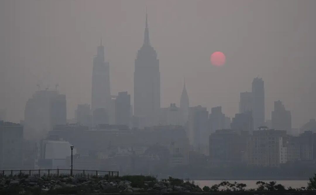Una intensa humareda cubrió el miércoles el noreste de Estados Unidos por segundo día consecutivo. Foto: AP
