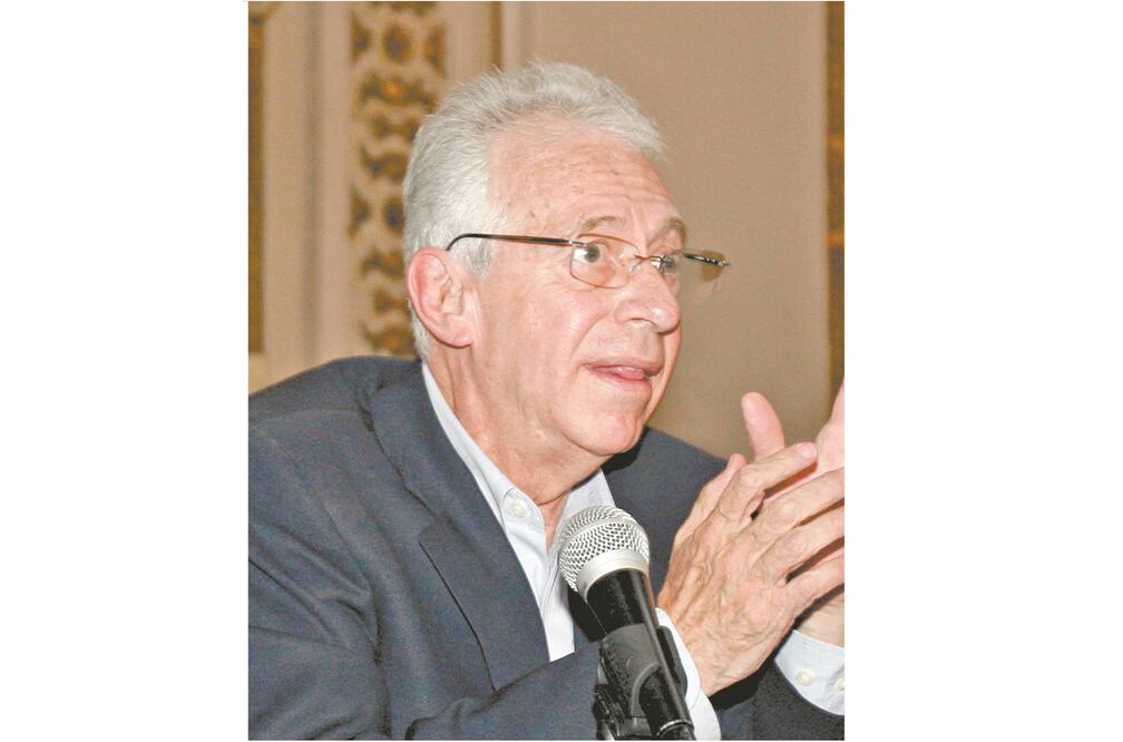 Silencio sobre el embajador señalado de acoso