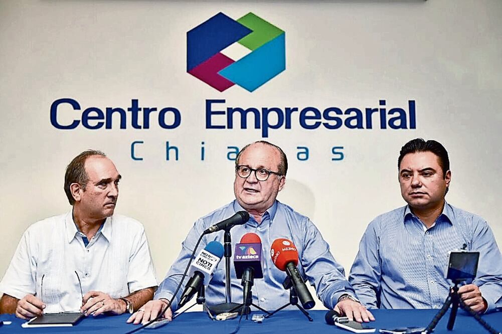 El gobernador de Morelos, Graco Ramírez, sostuvo un encuentro con hombres de negocios en el Centro Empresarial Chiapas (ESPECIAL)