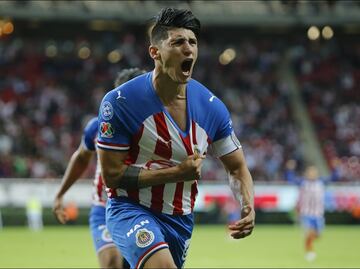Alan Pulido no descarta en regresar a Chivas o a los mismos Tigres