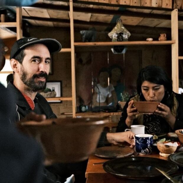 María Reyna, la soprano mixe que tuvo que limpiar casas antes de alcanzar su sueño