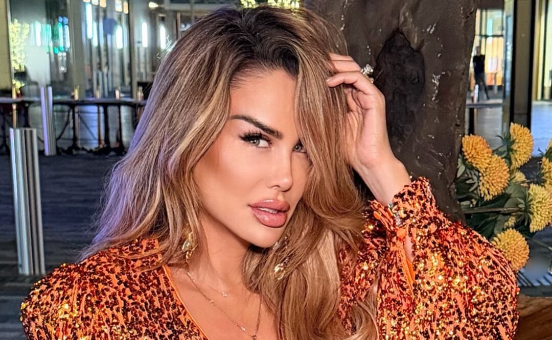 La actriz Ninel Conde presume sus ojos de color a los 49 años.