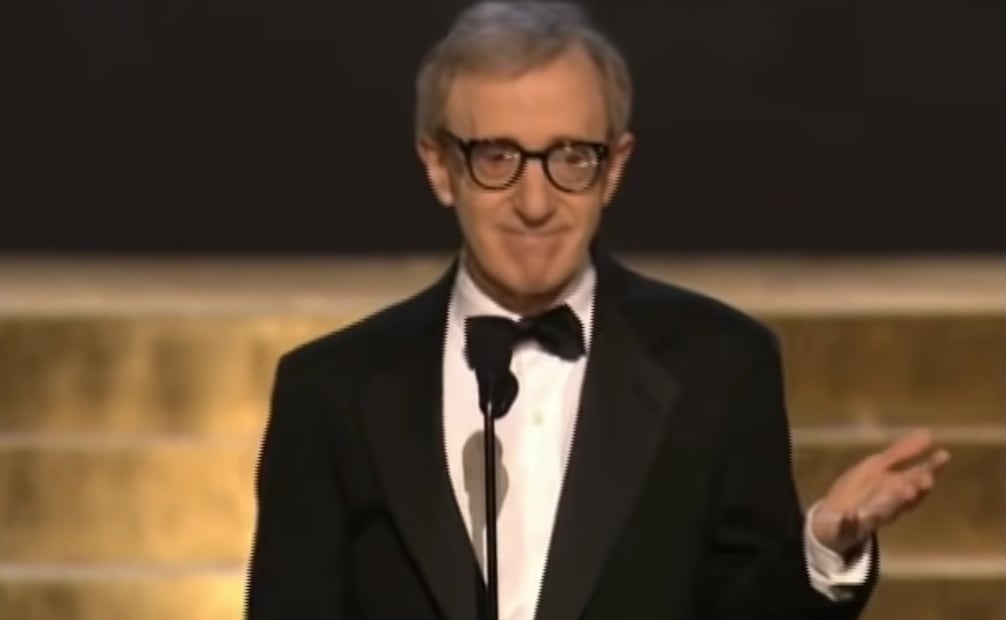En 2002, Woody Allen apareció por primer vez en el escenario de la entrega. Foto: Captura de pantalla.