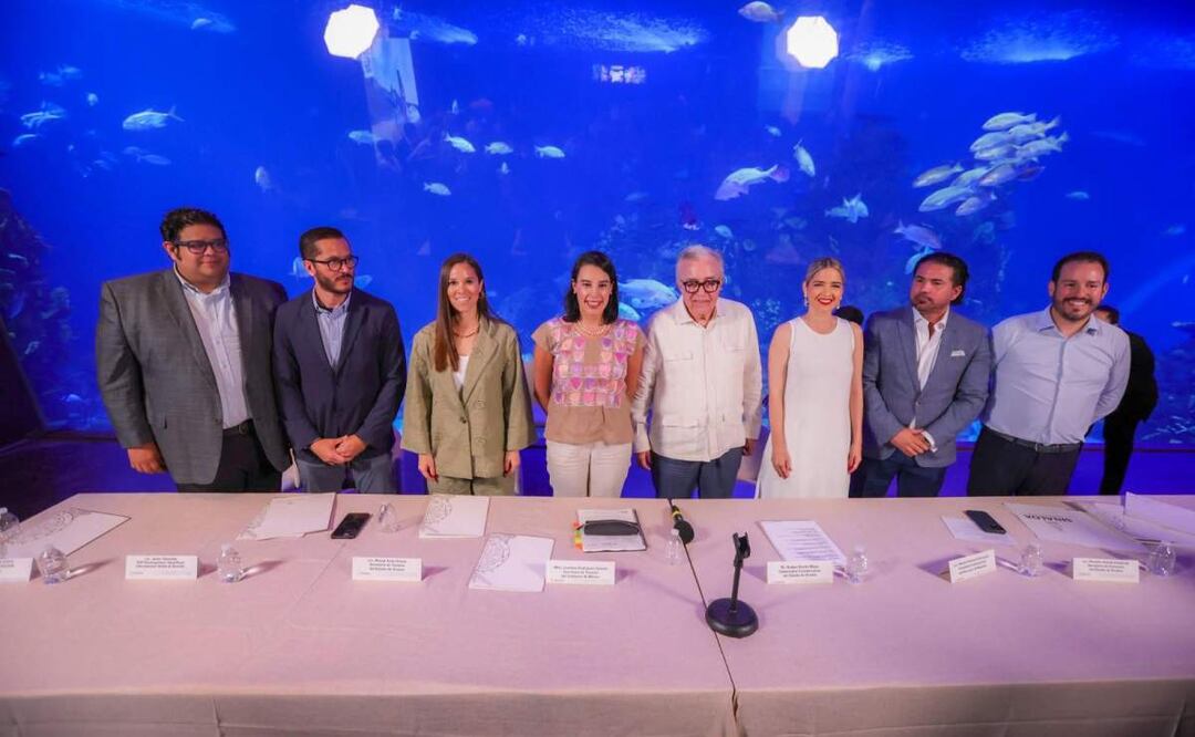 Gobernador de Sinaloa (centro) junto a ejecutivos representantes de este grupo internacional durante la presentación del proyecto Reverb by Hard Rock (15/05/2025). Foto: Especial