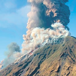 Erupción de volcán en Italia deja 1 muerto