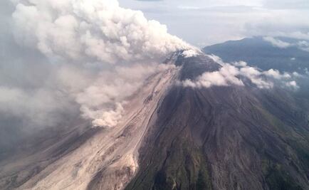Cierran aeropuerto de Colima por ceniza