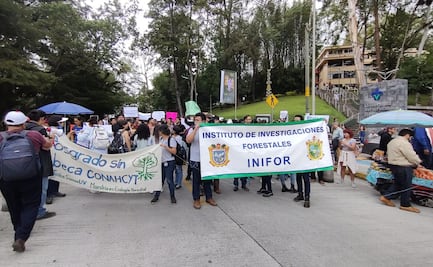 Por recorte a becas de Conahcyt, estudiantes de posgrado protestan en Veracruz