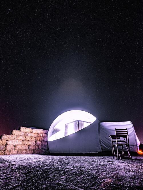 En la región, la contaminación lumínica es escasa, puedes apreciar sin problemas la Vía Láctea y observar los viñedos con la luz del amanecer. (Foto: Cortesía Campera)