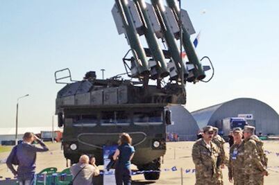 Rusia muestra su poderío y pone en venta equipo bélico