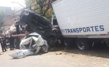 Indagan a conductor que presuntamente provocó choque múltiple en Santa Fe 