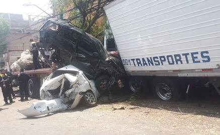 Indagan a conductor que presuntamente provocó choque múltiple en Santa Fe 